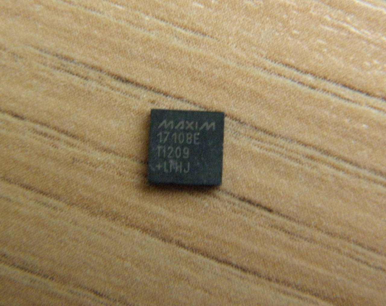 

Микросхема MAX17108ETI 17108E