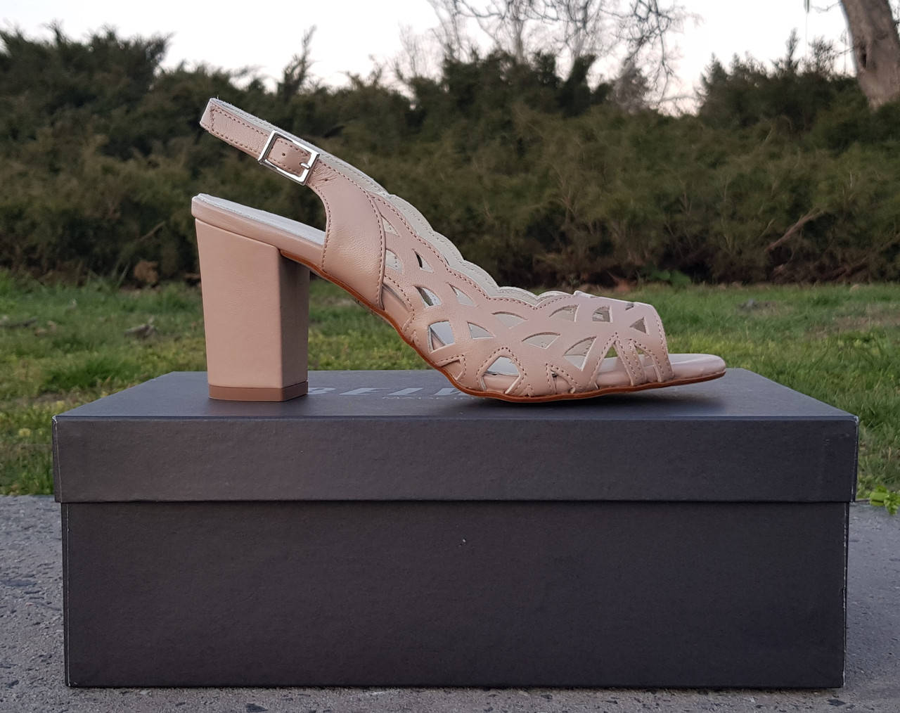 

Босоножки Belwest Италия, оригинал. Натуральная кожа. 36