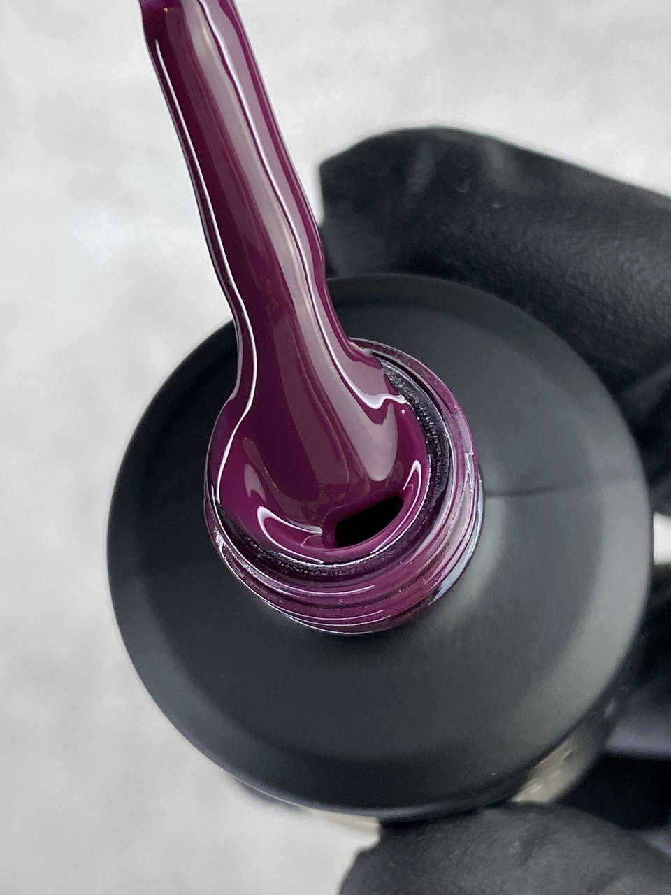 

Камуфлирующая база Touch dark cherry 15 мл для маникюра