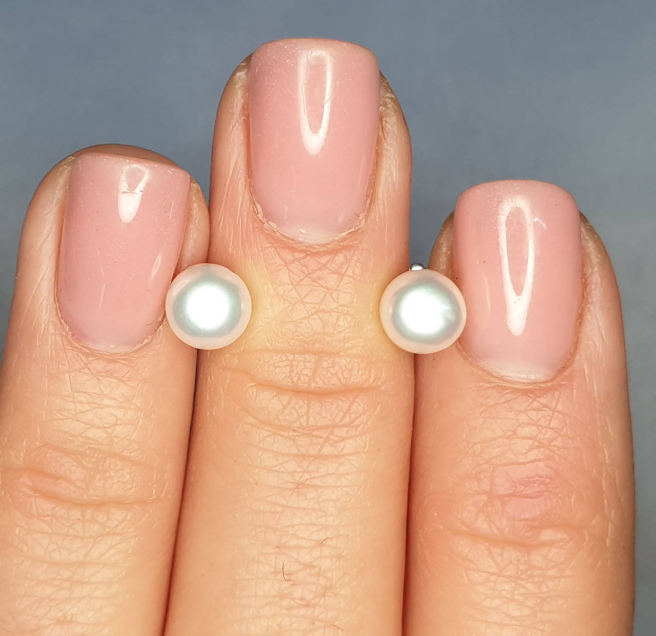 

Сережки-пусеты серебряные с жемчугом 1,40 г