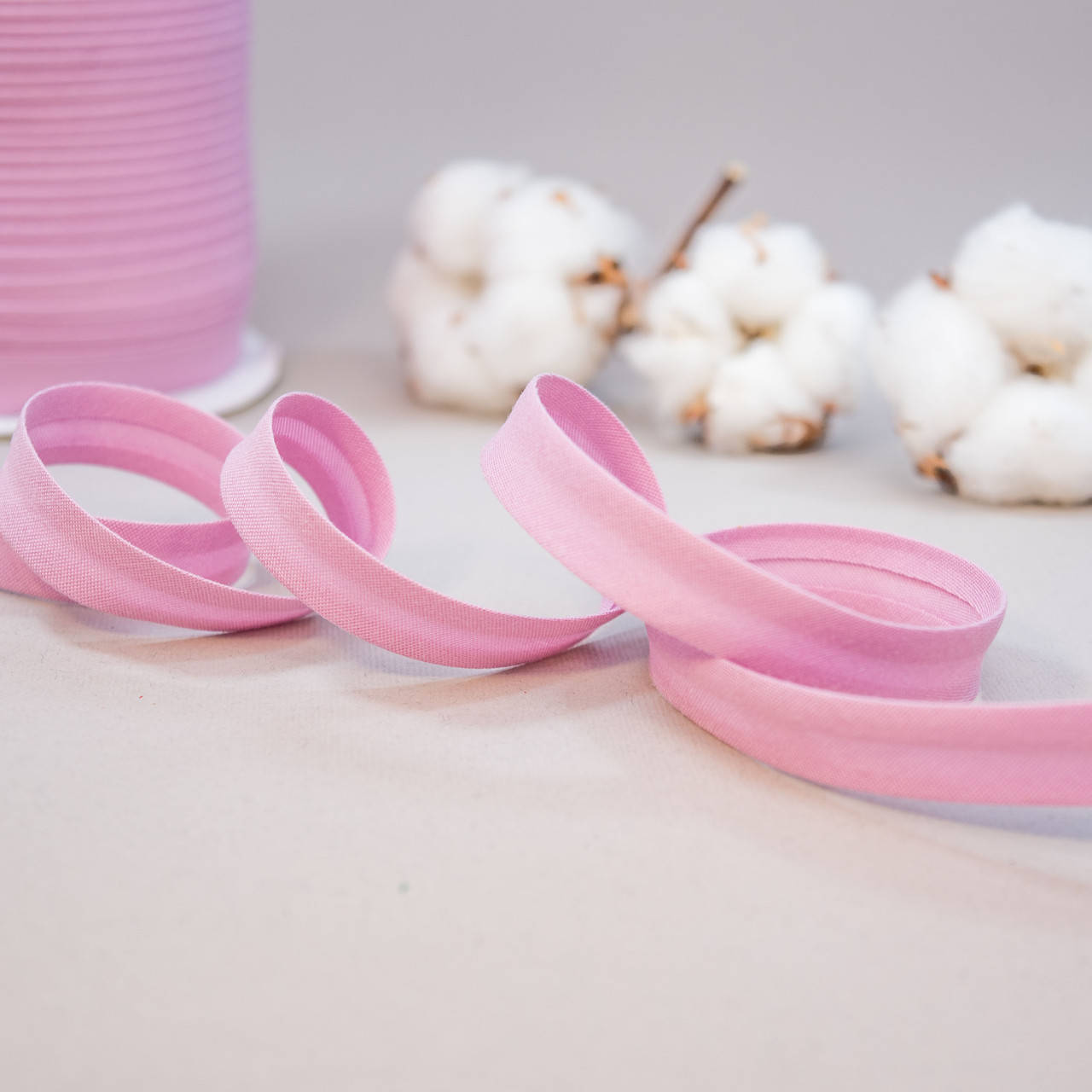 

Бейка косая окантовочная ХБ + полиэстер / цвет розовый фрез / ширина 1,5 см / заказ от 1 м