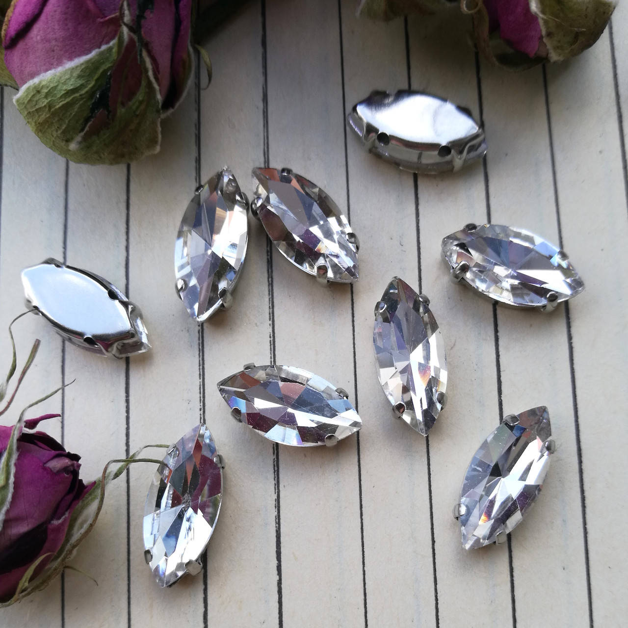 

Стрази в цапах, човник 7*15 мм, колір Crystal