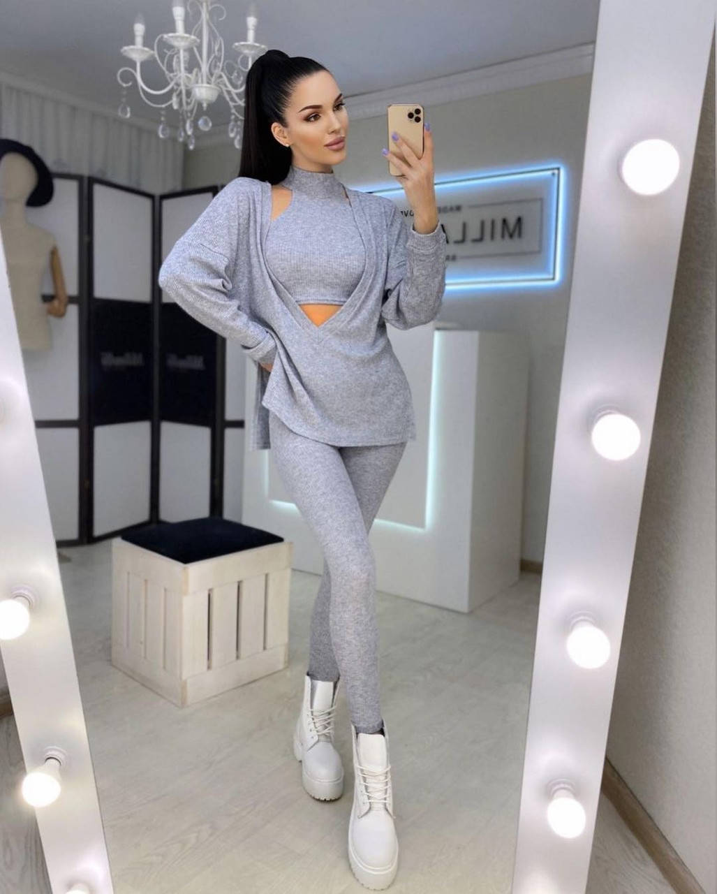 

Женский костюм тройка из трикотажа рубчика 40, Черный