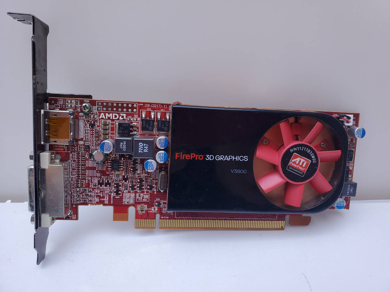 

Видеокарта ATI FirePro V3800 512mb PCI-e