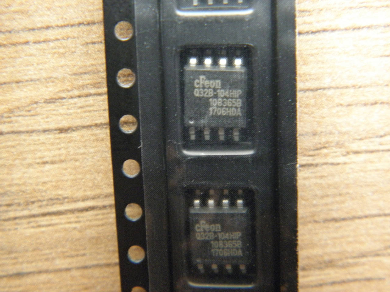 

Микросхема cFeon Q32B-104HIP EN25Q32 25Q32