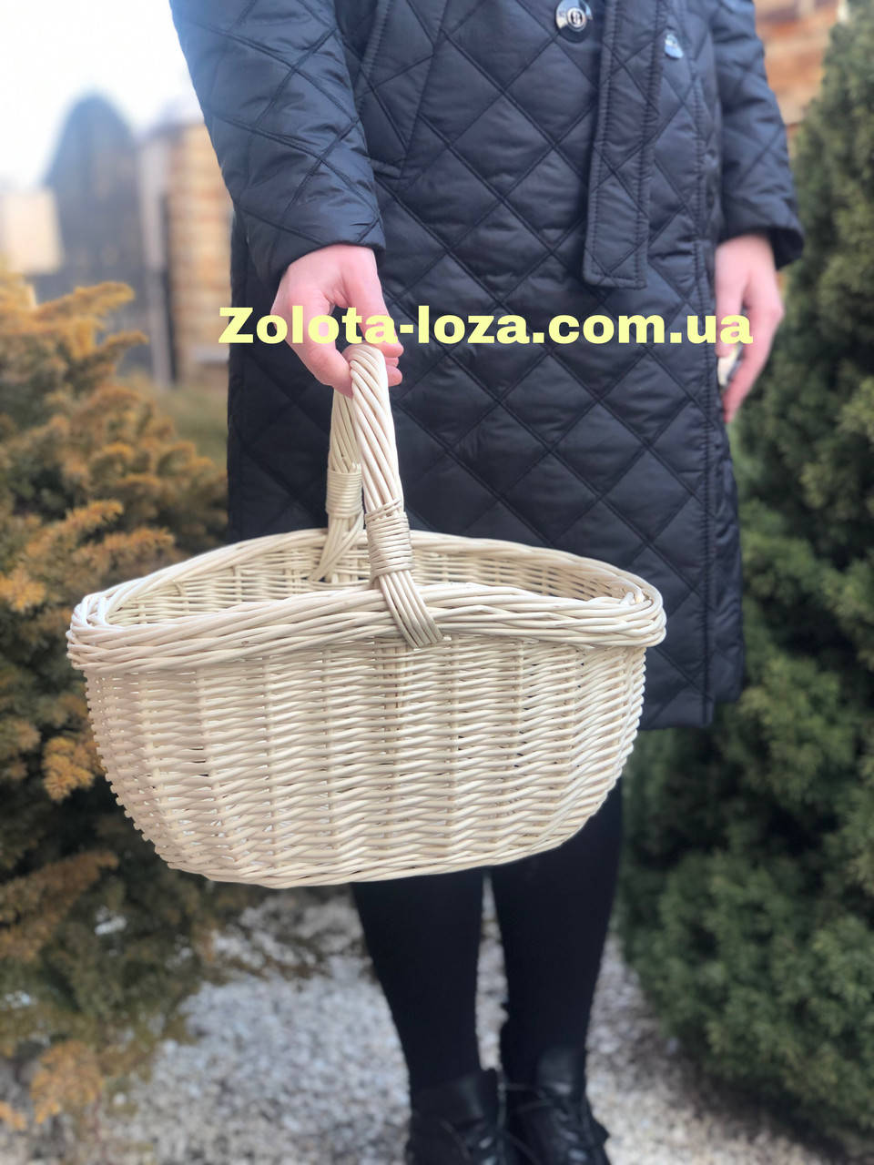 

Корзина плетёная из выбеленной цельной лозы. Арт:40113