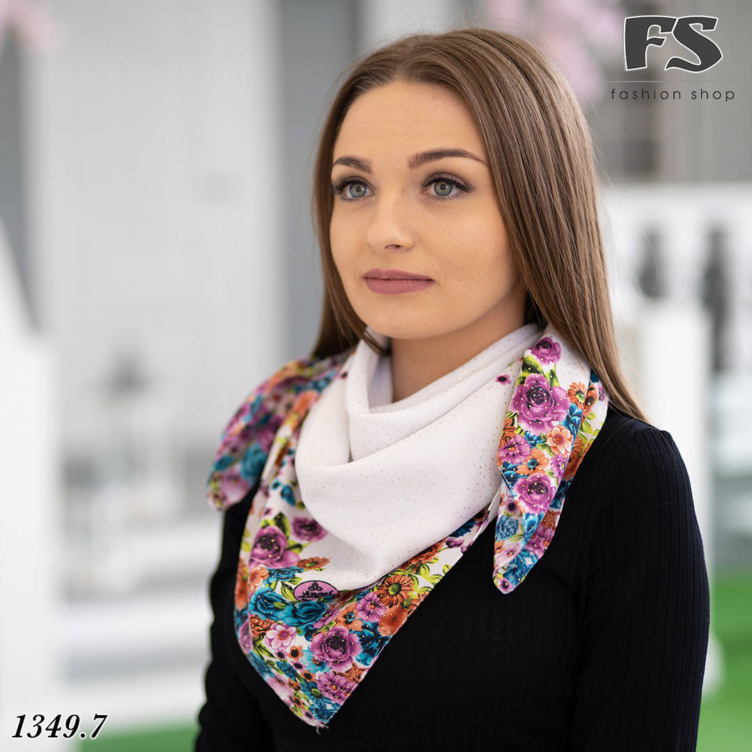 

Женский шерстяной платок Цветочный Край, Белый