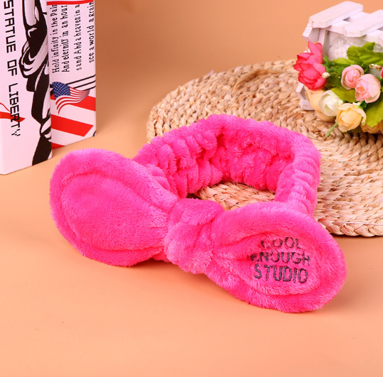 

Повязка на голову для умывания "Cool enough studio" бантик (ярко розовая)