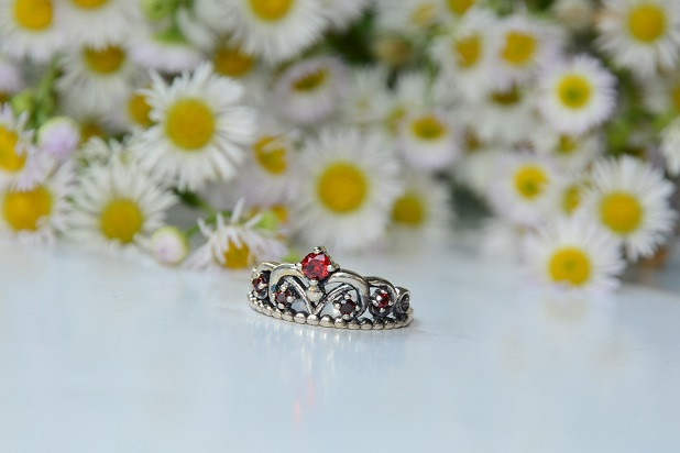 Кільце жіноче з камінням Принцеса