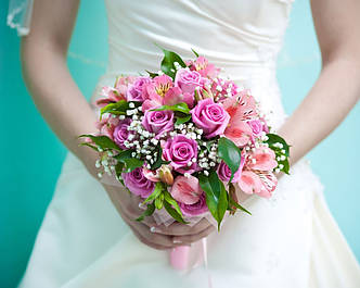 Троянда рожева + альстромерія у весільному букеті