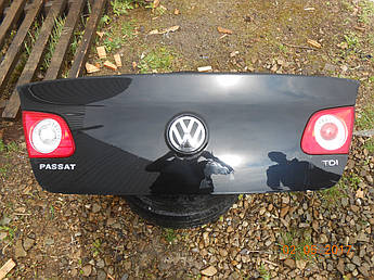 Дахка (кляпа) багажника на VW Passat B6 седан 2005