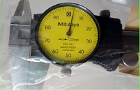 Штангенциркуль зі стрілочним індикатором Mitutoyo 505-682 (0...200мм)