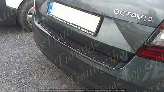 Накладка на задній бампер на модель після 2017 року