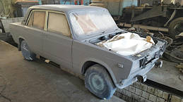 На автомобіль нанесена ґрунтовка антикорозионная швидковисихаюча.