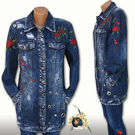 Стильный женский кардиган с элегантной вышивкой.