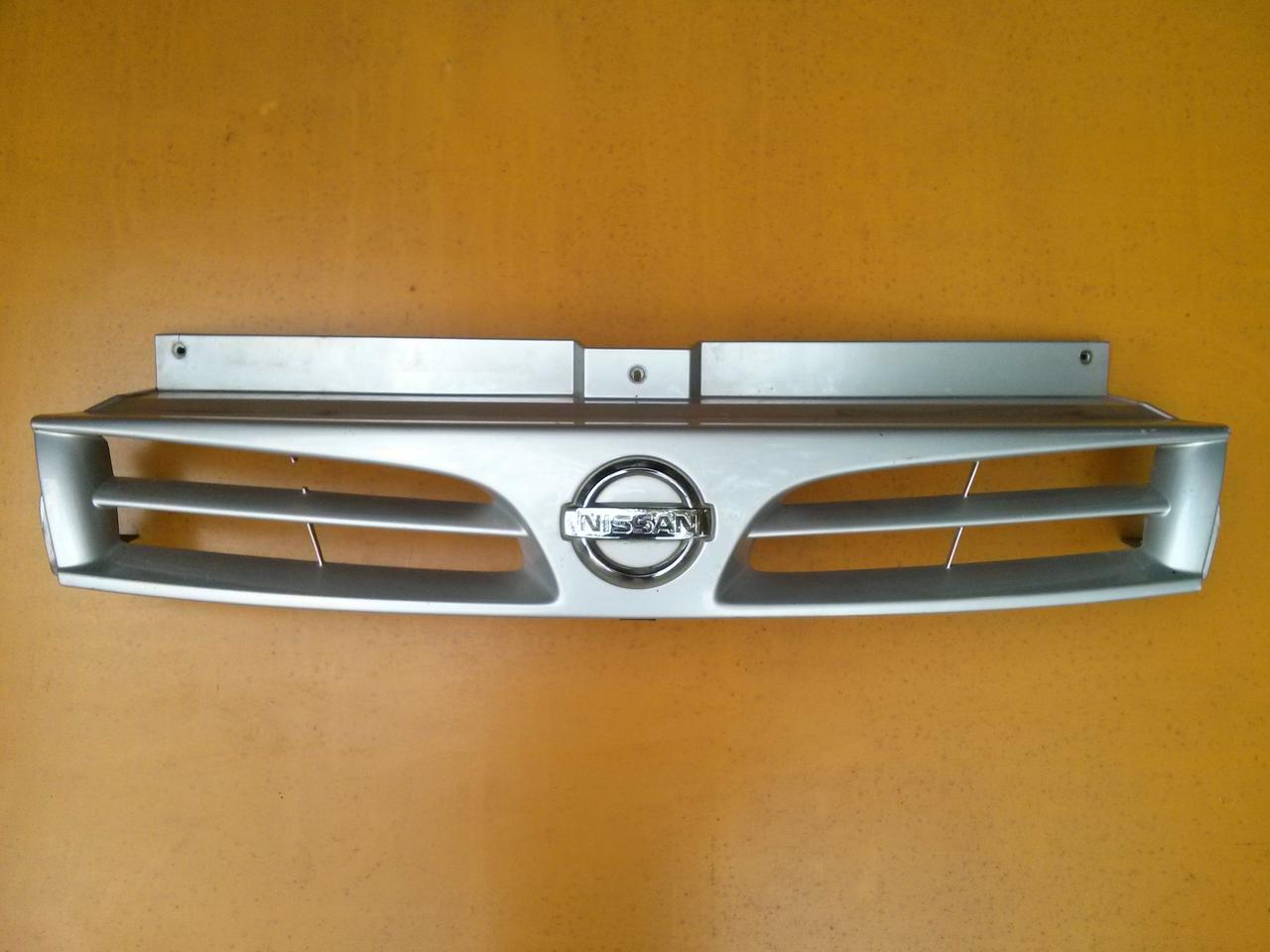 Решітка радіатора Nissan Primastar 2001-2006 (Б/У)