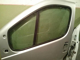 Дверка передня ліва (дефект) Renault Trafic, Opel Vivaro 2001-2014, 7751478602 (Б/У)