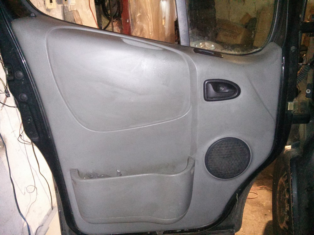 Карта передньої лівої дверки (на електросклопідйомники) Renault Trafic, Opel Vivaro 2001-2014 (Б/У)