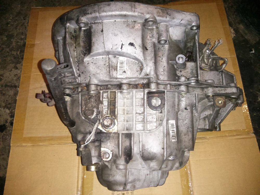 КПП 6 ст. (під датчик швидкості) Renault Trafic, Opel Vivaro 1.9, 2001-2004 (Б/У)