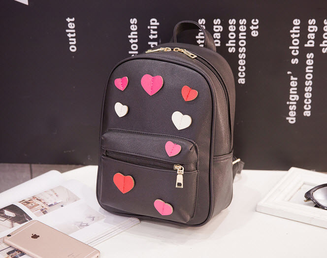 Романтичний міський рюкзак з сердечками