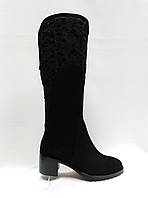 Чорні замшеві чоботи.Розміри 38.