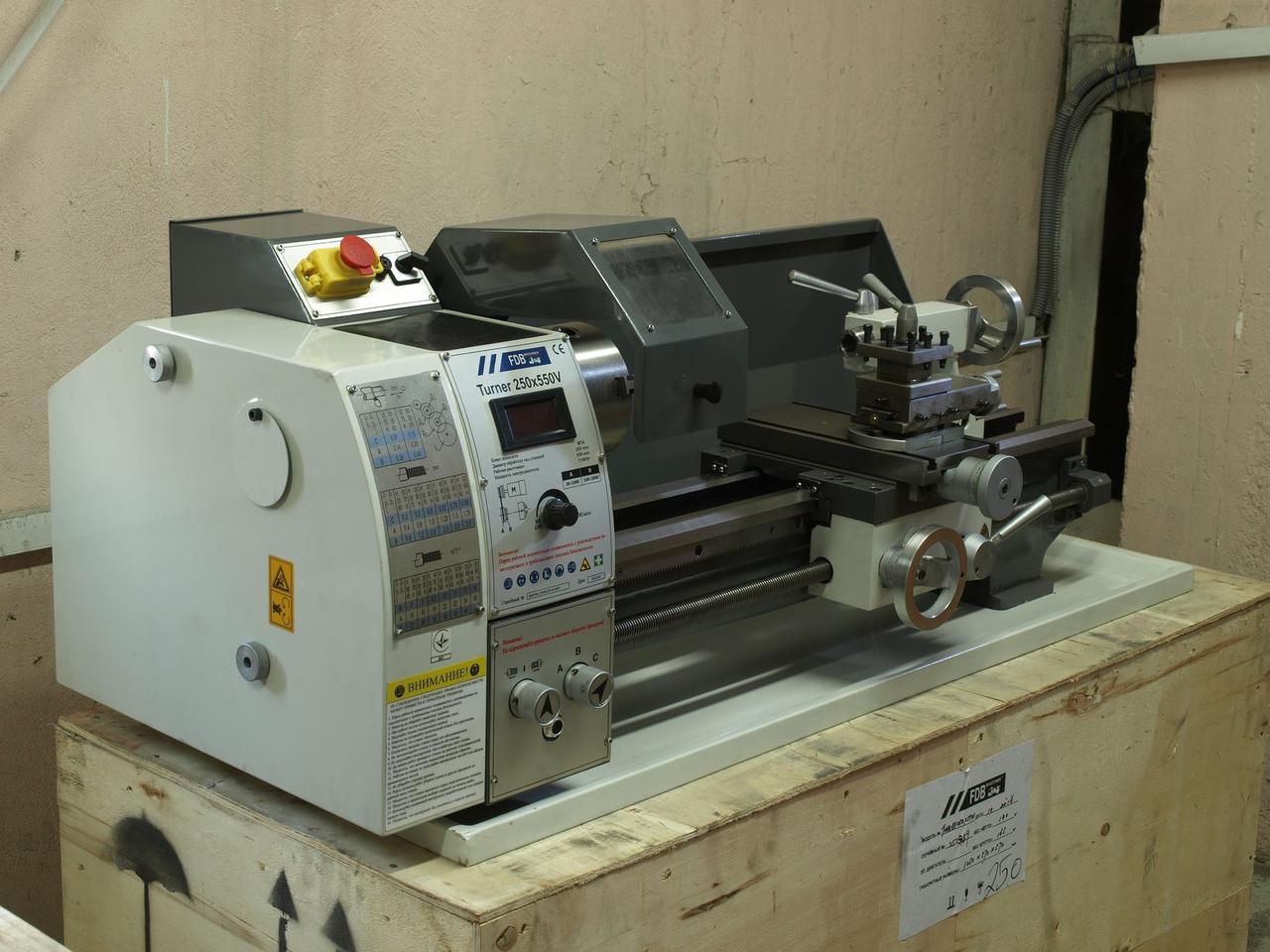Токарно-гвинторізний верстат FDB Maschinen Turner 250x550V, фото 1