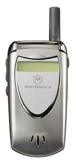 Стільниковий телефон Motorola V60ti. D'Amps (не GSM, не CDMA) тобто НЕ РОБОТАЄ З НАШИМИ ОПЕРАТОРАМ