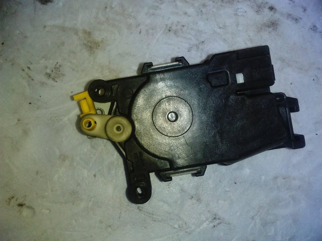 Привод замка дверей Subaru Forester S11 2006, 61100SA020