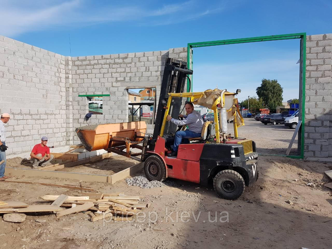 Ківш на вилковий складський навантажувач. Виробництво