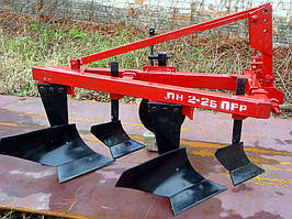 Плуг для трактора навісний двокорпусний з передплужником регульований ПН 2-25 ПР-Р
