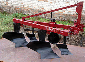 Плуг для трактора навісний двокорпусний з передплужником регульований ПН 2-30 ПР-Р