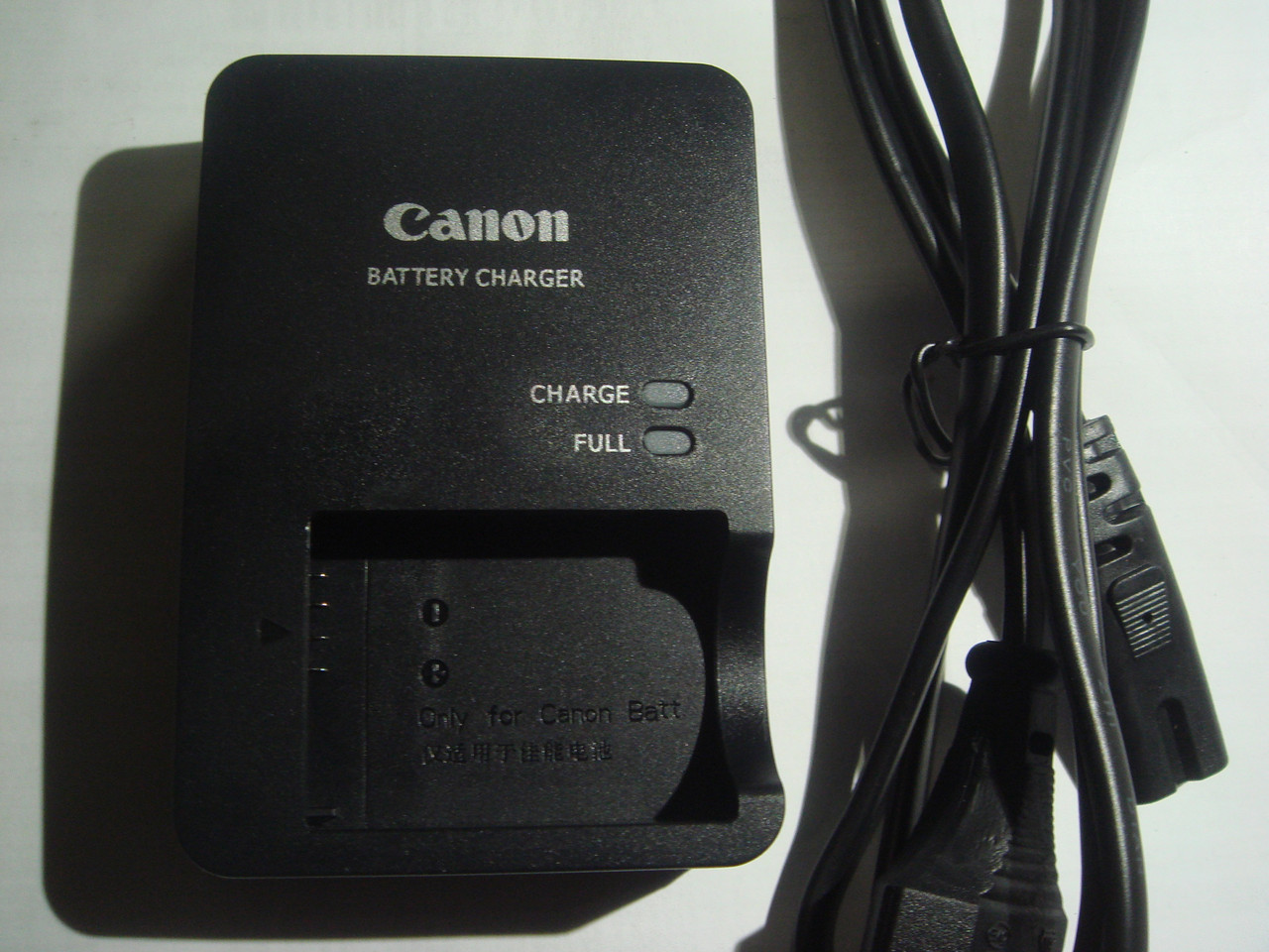Зарядний пристрій Canon CB-2LHT для акумулятора Canon NB-13L.