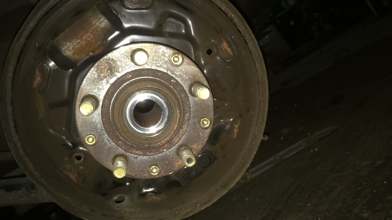 Цапфа задня з маточиною Subaru Forester S11 2006, 28419FE011