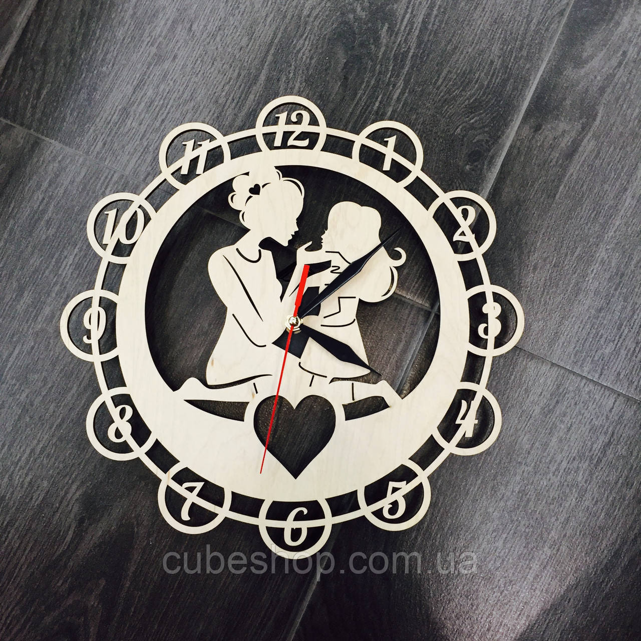Настінний годинник Любов і ніжність