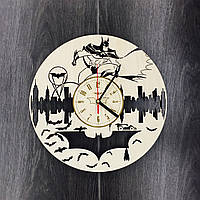 Часы из дерева на стену Бэтмен