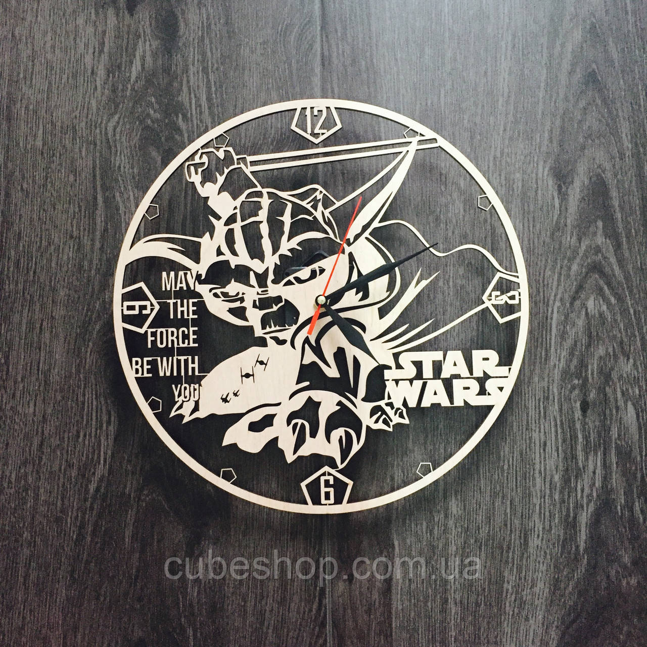 Незвичайний настінний годинник Star Wars