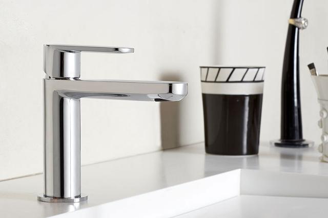 змішувач для умивальника італія