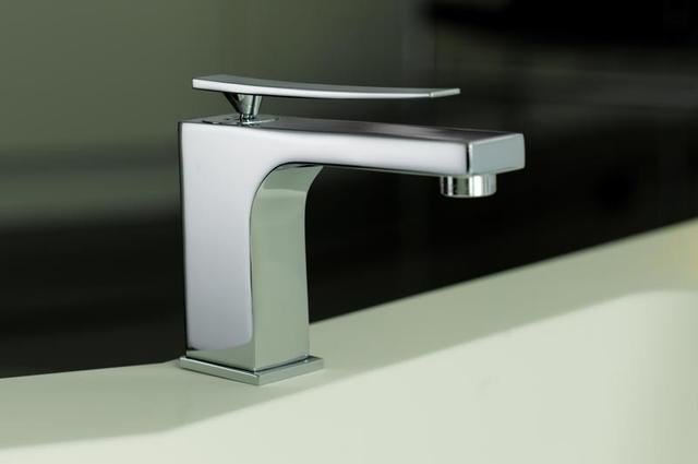 елітні змішувачі для ванної