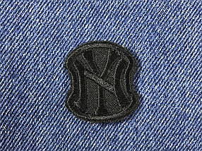 Нашивка New York колір чорний 29x35 мм