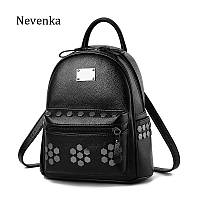 Рюкзак женский кожаный с заклепками и карманом Nevenka (черный)