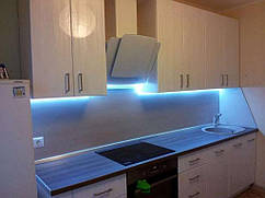 У нас имеется возможность передать мебель в любой уголок Украины. Вся мебель поставляется в заводских упаковках в разобранном виде. Кухню можно собрать самостоятельно или мы отправим для монтажа своего специалиста. (фото кухня Лара МДФ жемчуг глянец)