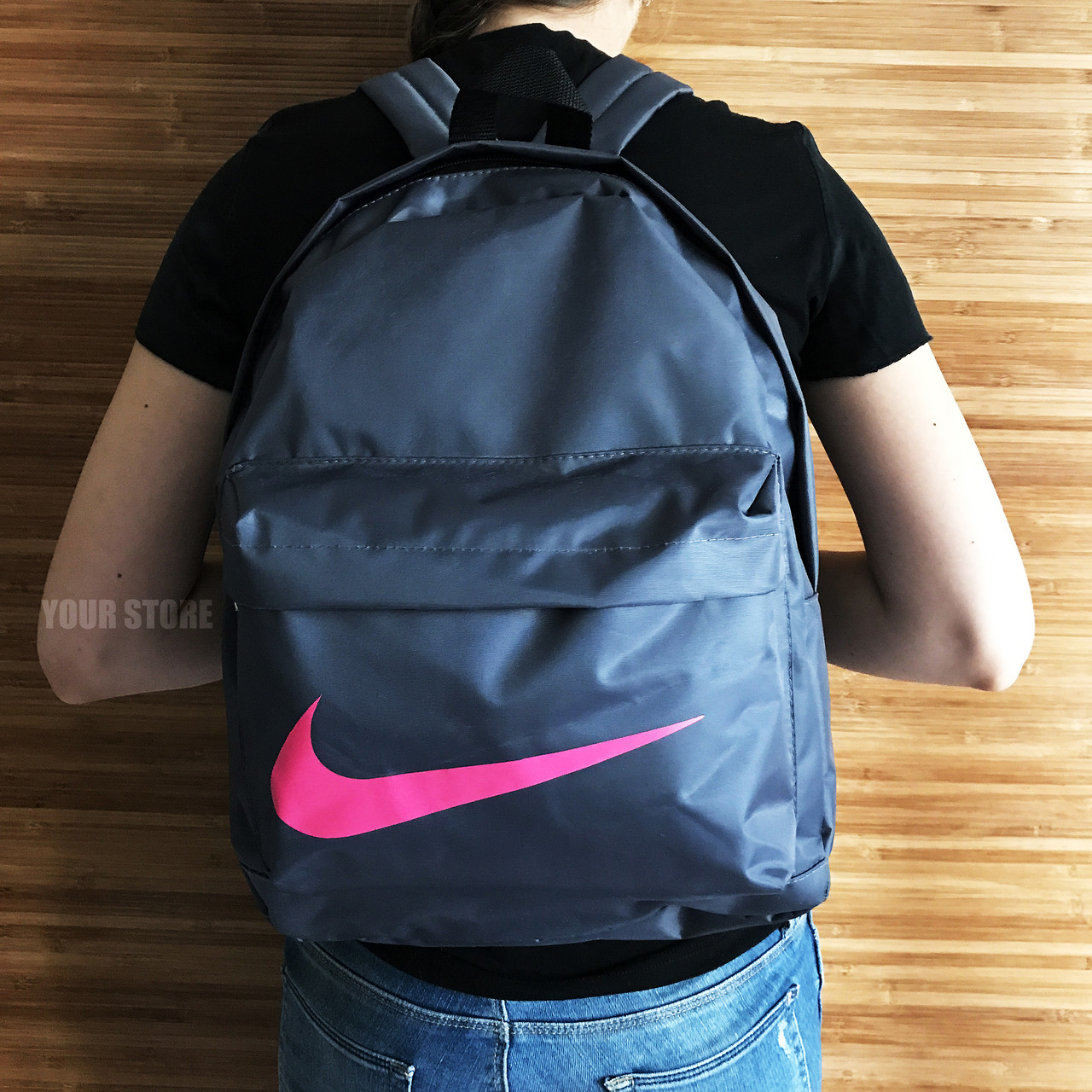 Жіночий спортивний рюкзак Nike рожевий