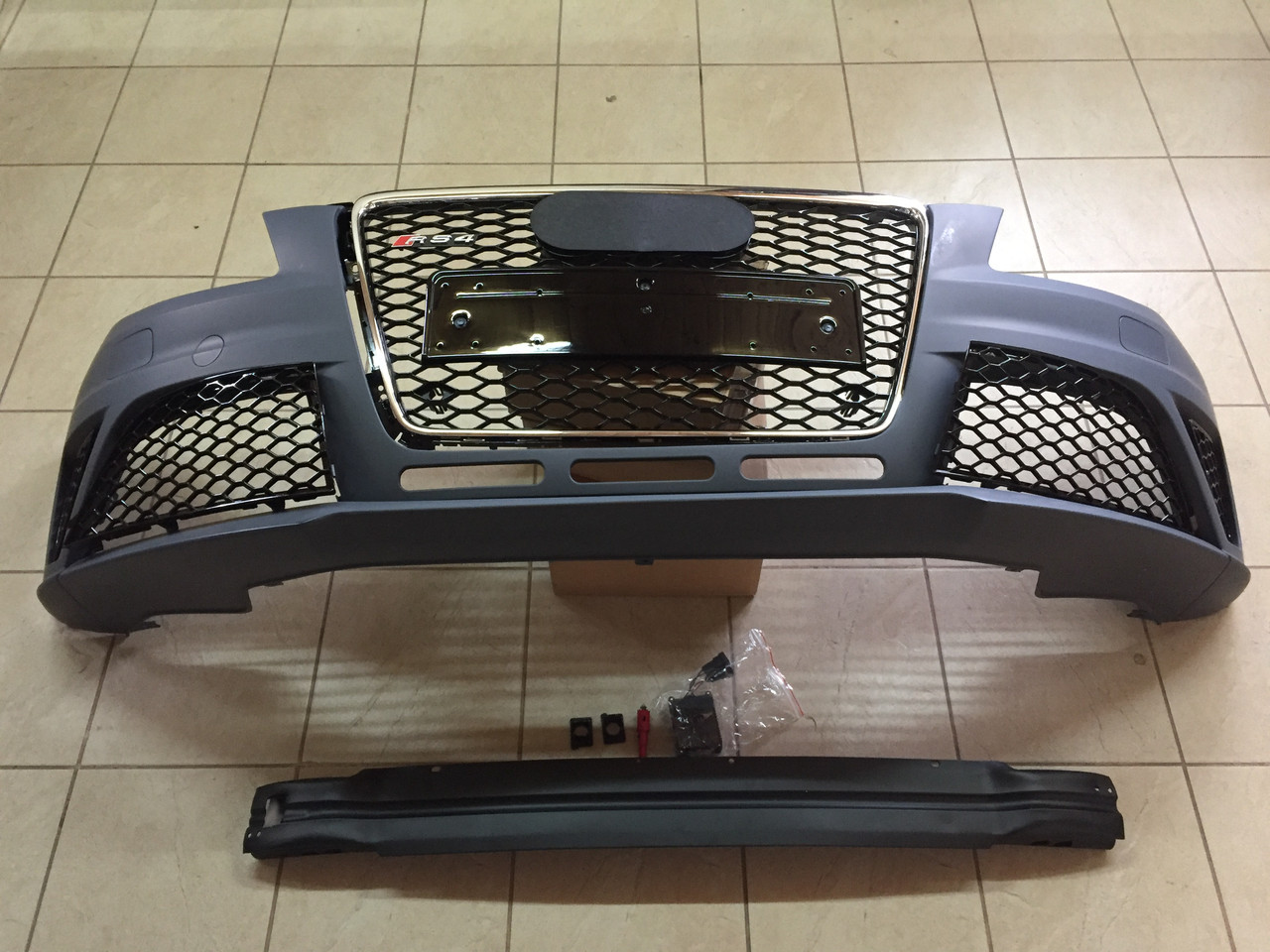 Передний бампер RS4 на Audi A4 2008-2012года, фото 1