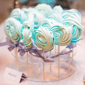 Меренга різнокольорова для свята солодощі для кенді бару безе на паличці тематичні солодощі