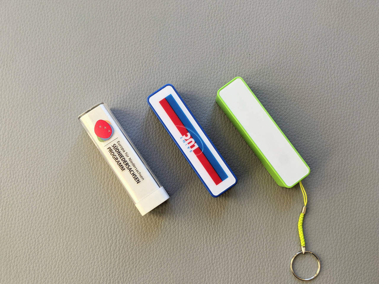 

Power Bank 2000 mAh DC 5V 1A colored