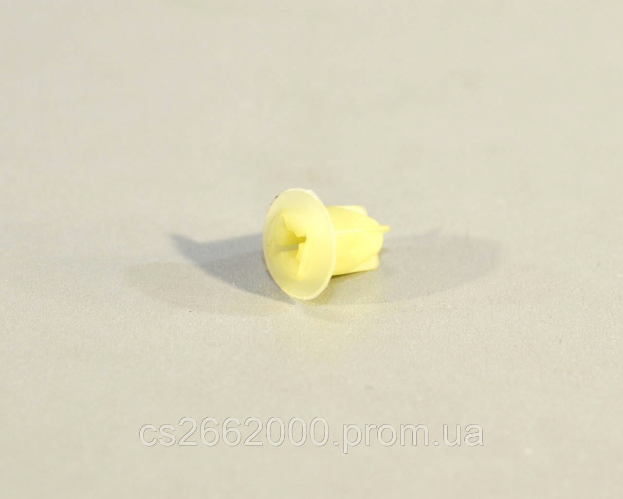 Клипса крепления обшивки внутренеей на Renault Trafic III 2014 ...