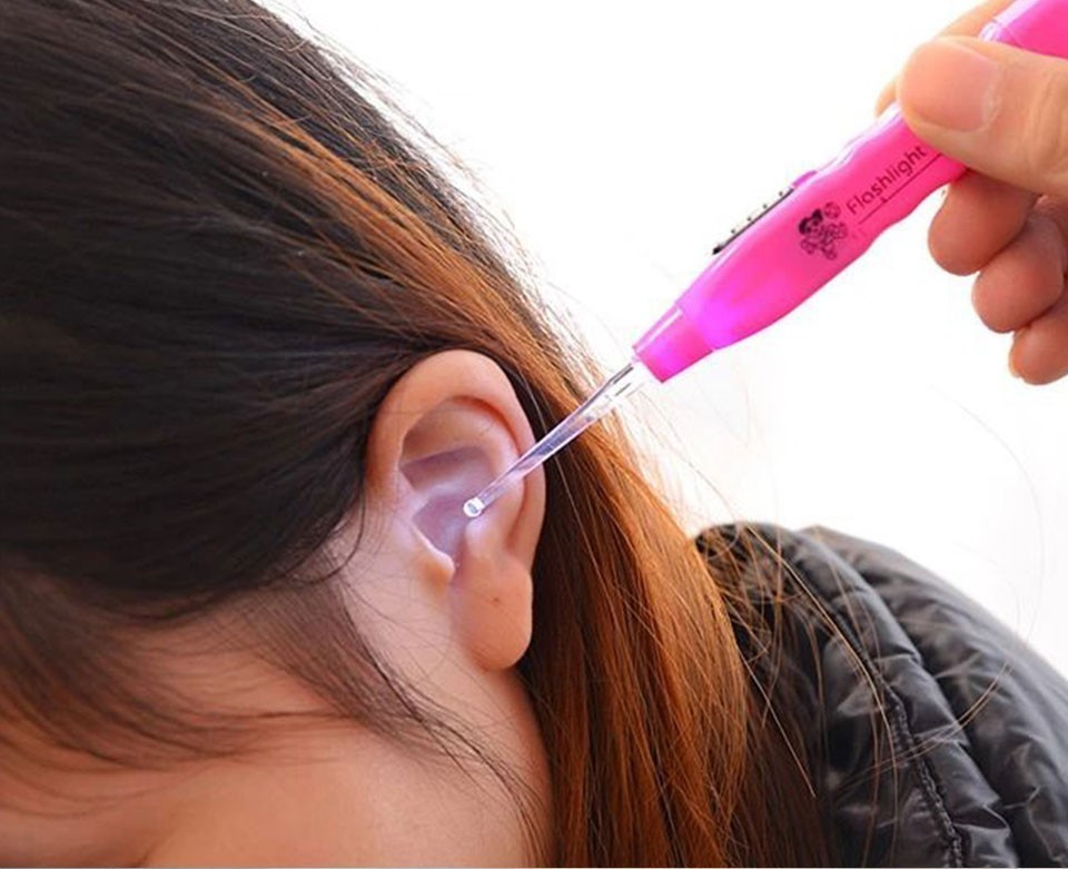 Прилад для чищення вух з підсвічуванням 3 насадки