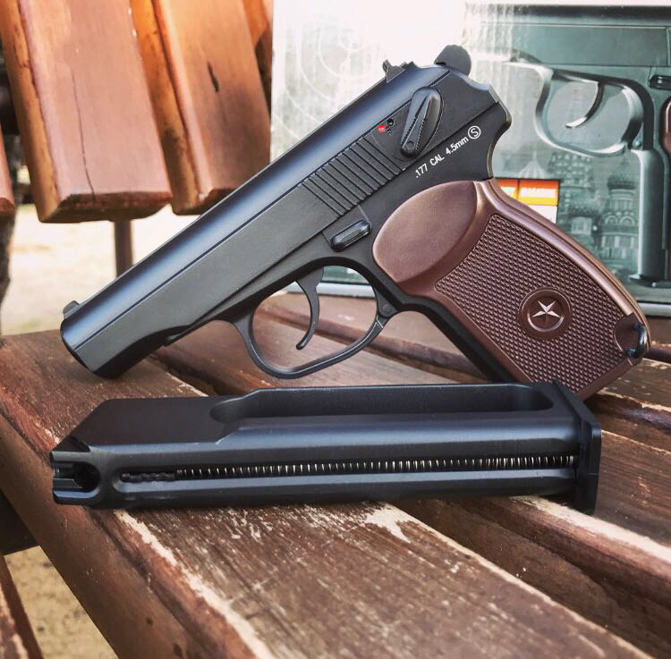 KWC KM-44 Makarov — пневматичний пістолет + 5 балонів СО2 + 400 кульок ВВ