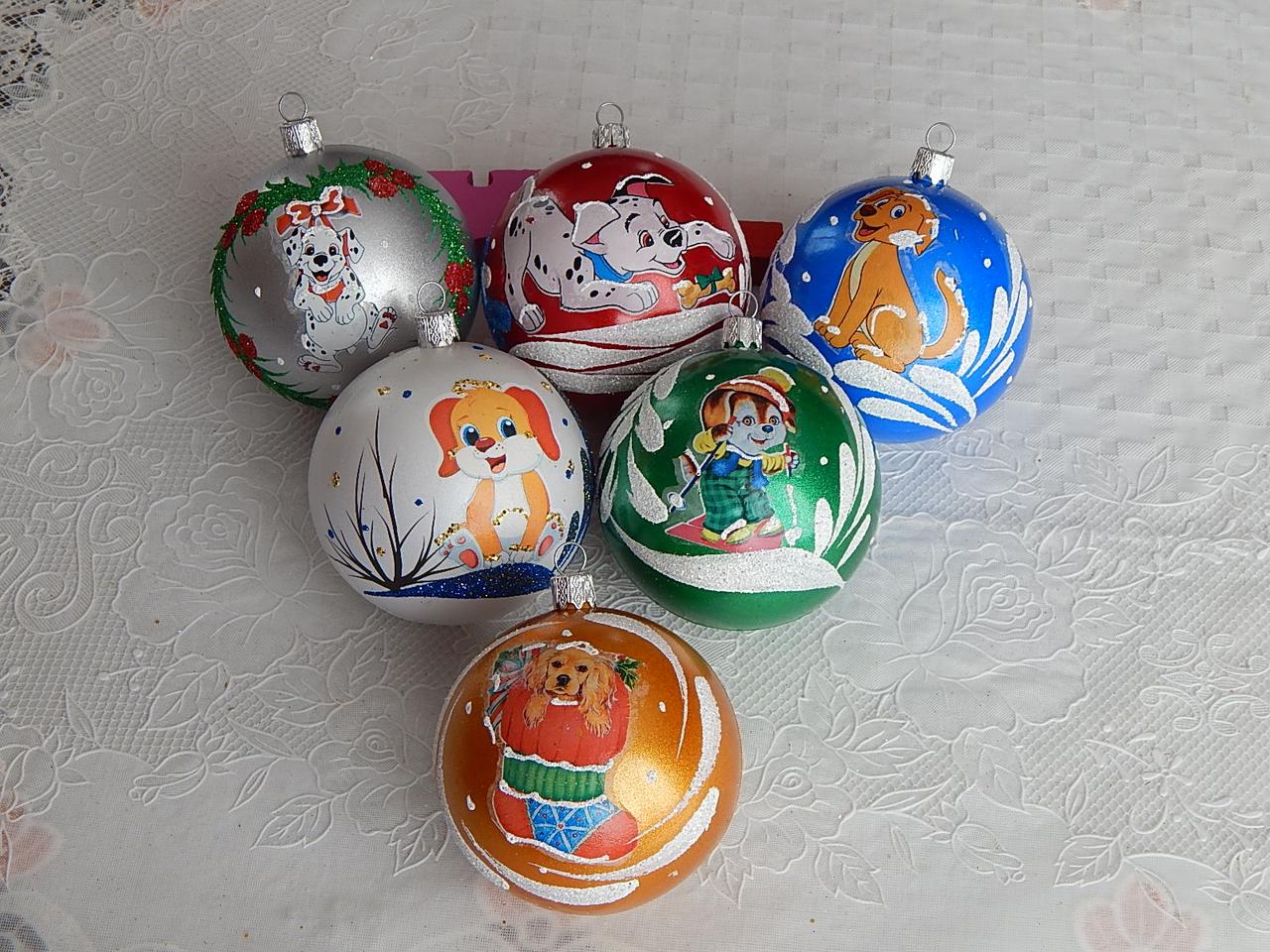 Красиві новорічні кулі з собачками 8 см