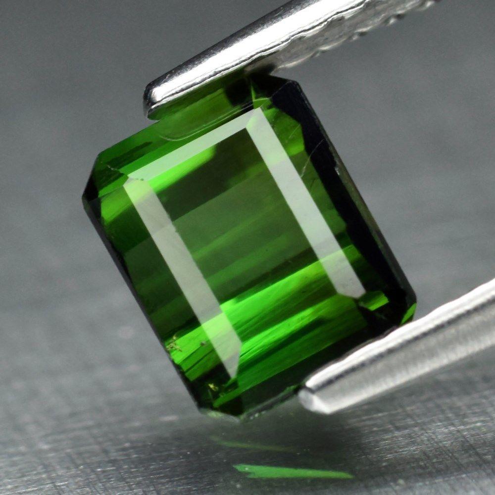 Натуральний турмалін 1.26ct 6.4 x 5 mm